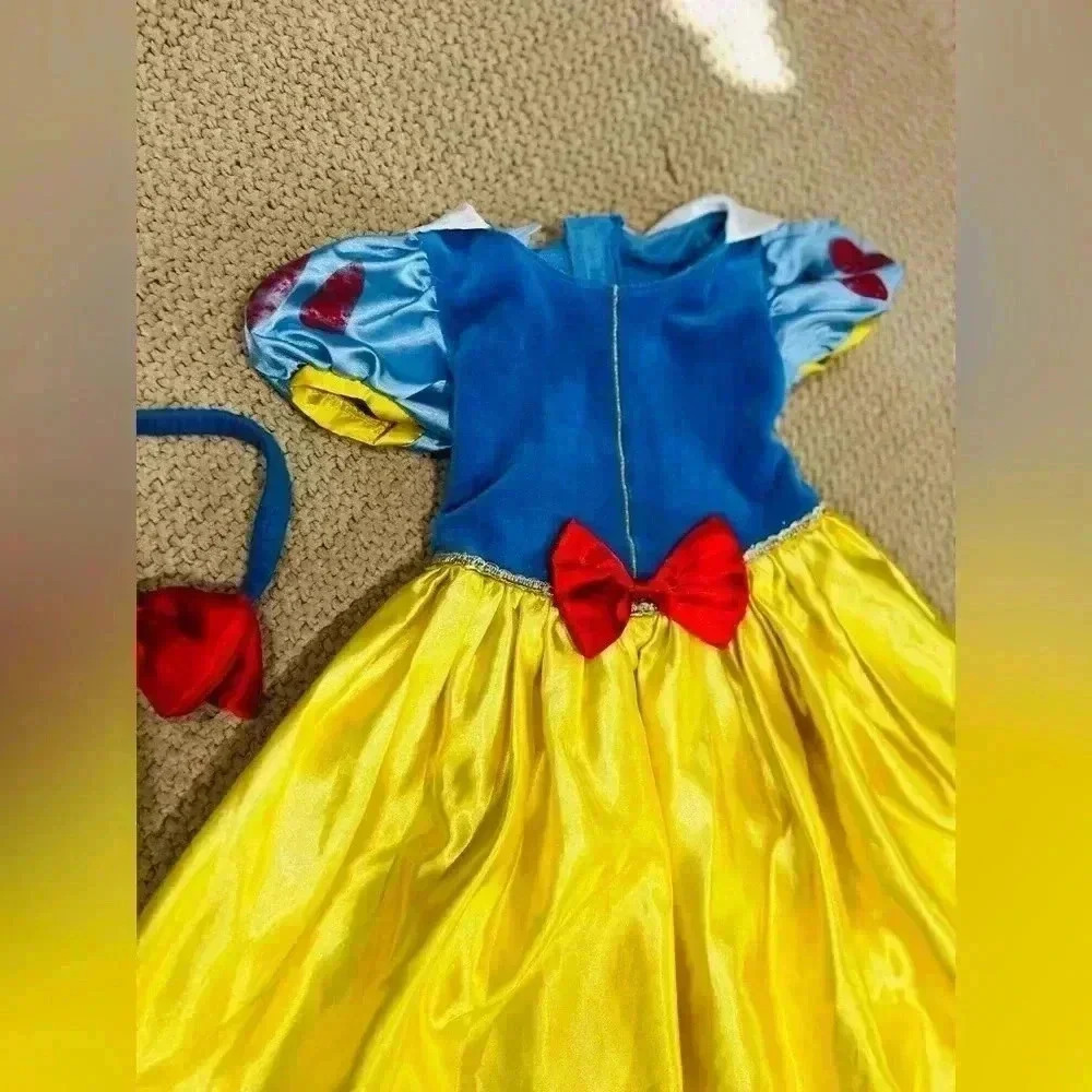 Snow White Disney Princess dress size 18mths
No head band available